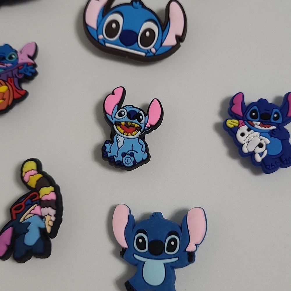 12 Stitch Croc Charms - Picture 3 of 5